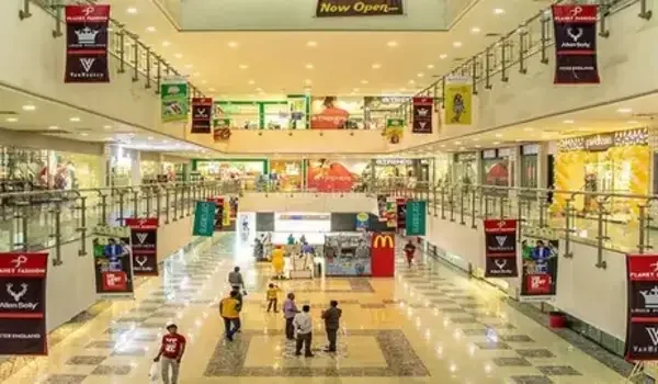 Featured Image of Ten Square Mall